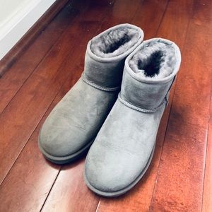Women's UGG Classic Mini Ii Genuine Shearling Boot